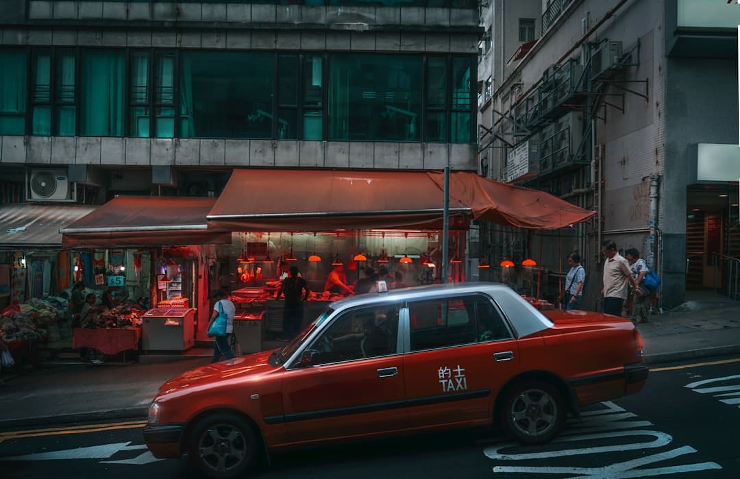 晋江:跟着水上救生员 感触“水火两重天”